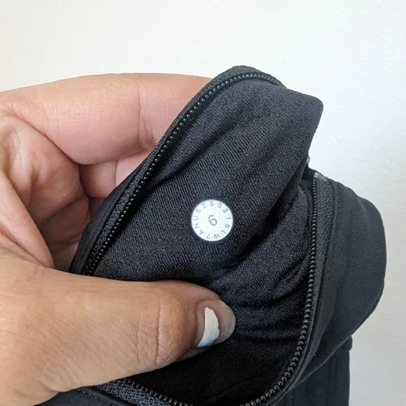 Lululemon Real Quick Short Perforated 3.5" Monochromic Black size 6 - Picture 7 of 7